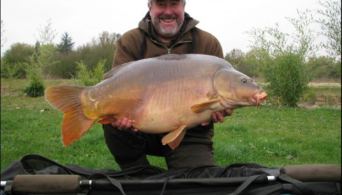 A 37 lb 12 oz carp from Deux Iles, Gary Wright, Oct 2018