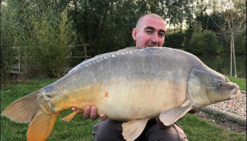 A 35 lb 4 oz carp from Deux Iles, Oct 2019