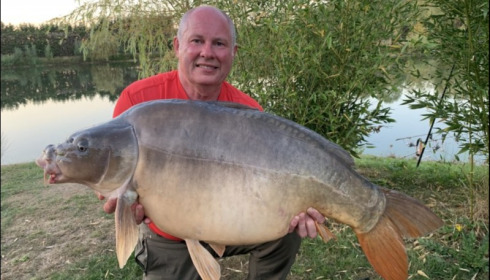 A 44 lb 4 oz carp from Deux Iles, John Robert Burnhope, Sep 2019