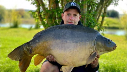 A 41 lb carp from Deux Iles, Danny Banks, May 2019