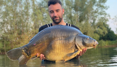 A 37 lb 4 oz carp from Deux Iles, Julien, Jun 2021
