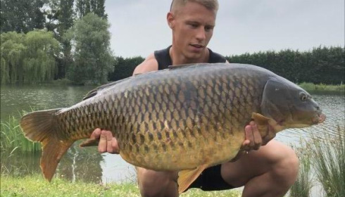 A 38 lb 7 oz carp from Deux Iles, Nathan Puxty, Jun 2018