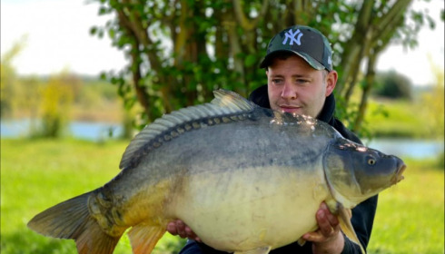 A 26 lb 8 oz carp from Deux Iles, Danny Banks, May 2019