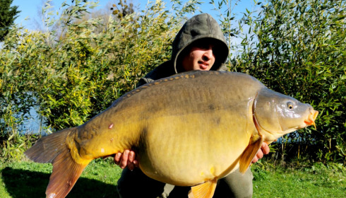 A 40 lb carp from Deux Iles, Gautier, Mar 2021