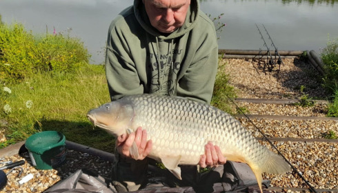 A 35 lb carp from Deux Iles, Aug 2023