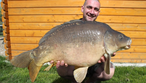 A 32 lb carp from Deux Iles, Darren Warburton, Apr 2018