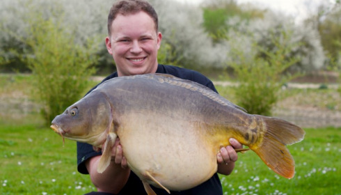 A 32 lb 8 oz carp from Deux Iles, David Siswick, Apr 2018