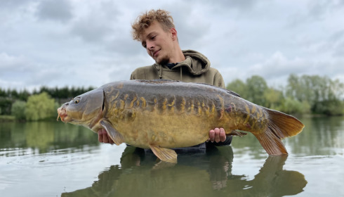 A 27 lb carp from Deux Iles, Emerick, Jun 2021