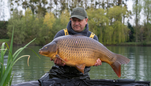 A 43 lb carp from Deux Iles, Franck, Apr 2021