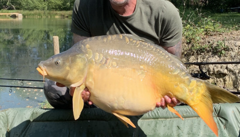 A 37 lb 9 oz fish from Eau De Vie North, New PB, Apr 2022