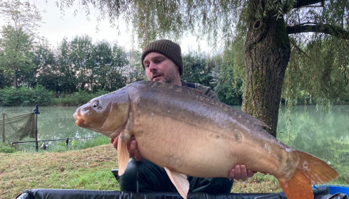 A 30 lb 4 oz fish from Eau De Vie South, Nice looking mirror, Sep 2021