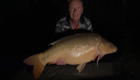 A 33 lb 7 oz carp from Eau De Vie South, Peter Holgate, Jul 2022