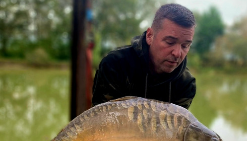 A 33 lb fish from Eau De Vie South, Stunning Mirror, Oct 2022