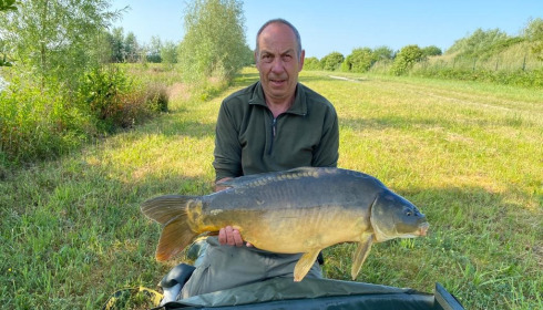 A 23 lb fish from Fullys Lake, Mirror, Jun 2023
