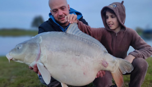A 30 lb 8 oz carp from Heart Lake, Apr 2023