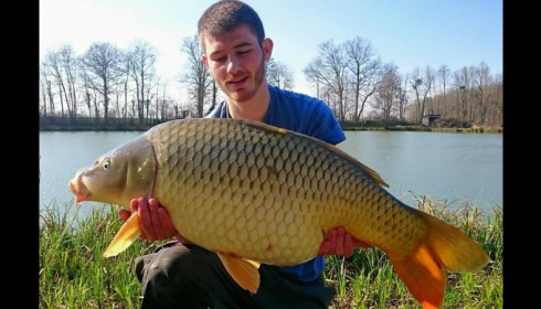 A 30 lb 2 oz carp from Jonchery 7, Luke Hills