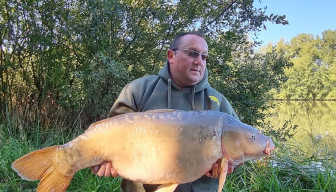 A 42 lb carp from Jonchery 7, Dave Pillman, Sep 2022