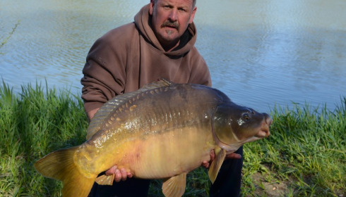 A 44 lb 12 oz carp from Jonchery 7, John Dunn, Apr 2015