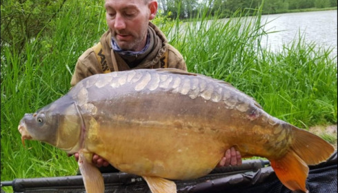 A 42 lb 7 oz carp from Jonchery 7, May 2019