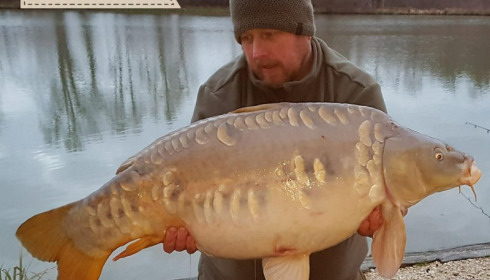A 35 lb 4 oz carp from Jonchery 7, Mar 2018