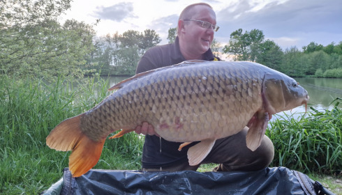 A 42 lb 10 oz fish from Jonchery 7, Common, May 2023