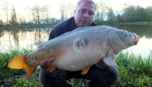 A 36 lb 3 oz carp from Jonchery 7, May 2013