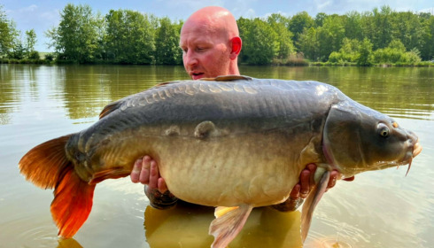 A 39 lb fish from Jonchery 8, Mirror, May 2023