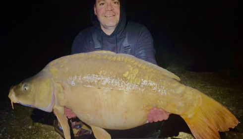 A 37 lb carp from Jonchery 8, Darren Brown, Apr 2022