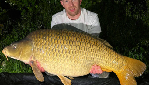 A 43 lb 5 oz fish from Jonchery 8, Common, May 2023
