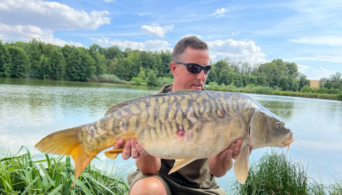 A 23 lb 10 oz carp from Jonchery 8, Lee Atkinson, Aug 2022