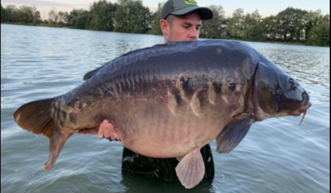 A 61 lb carp from Jonchery, Roo Abbott, Sep 2019