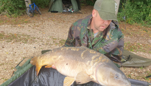 A 44 lb carp from Jonchery, Del Mackey, Oct 2021