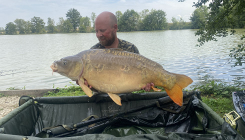 A 53 lb 6 oz fish from Jonchery, 53 common, Aug 2022