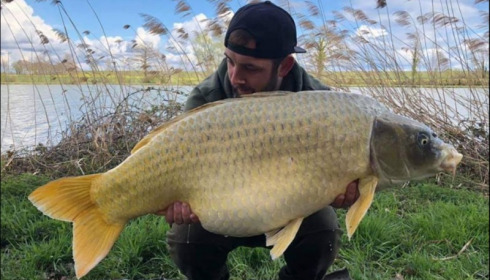 A 51 lb carp from Jonchery, Apr 2019