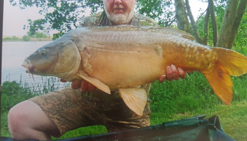 A 47 lb carp from Jonchery, Duncan Stone, Apr 2018