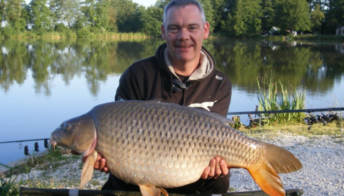 A 34 lb carp from Jonchery, Jun 2015