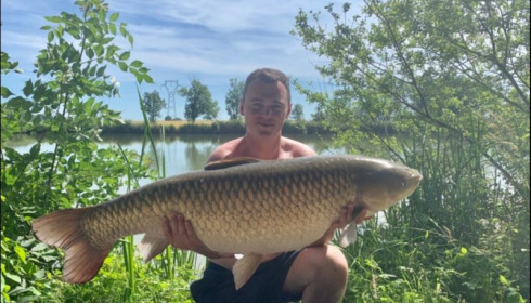 A 47 lb 10 oz grass carp from Jonchery, Jun 2019