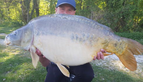 A 45 lb 6 oz fish from Jonchery, Mirror, Apr 2022