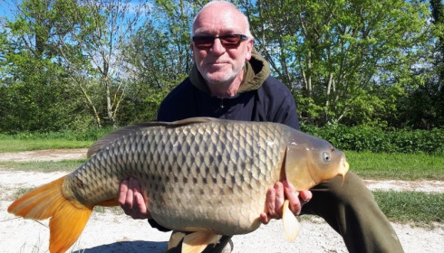 A 42 lb 3 oz carp from Jonchery, Apr 2018