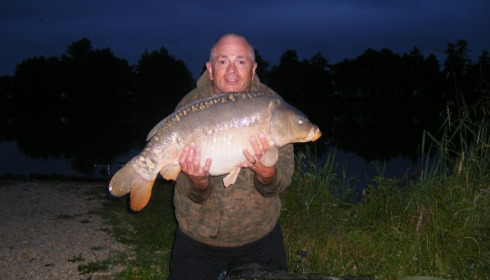 A 27 lb carp from Jonchery, Jun 2015