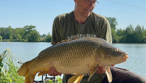 A 33 lb carp from Jonchery, Darren Tingle, Jun 2023