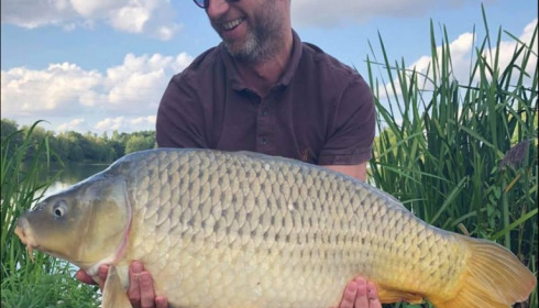 A 27 lb carp from Jonchery, Robert Hill, Aug 2018
