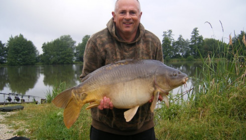 A 31 lb 4 oz carp from Jonchery, Jun 2015