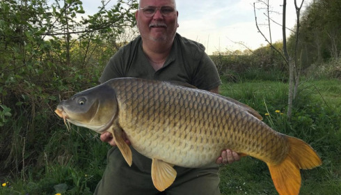 A 44 lb 6 oz carp from Jonchery, Apr 2018