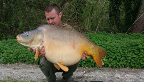 A 55 lb 5 oz carp from Jonchery, Apr 2015