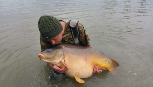 A 55 lb 5 oz carp from Jonchery, Apr 2015