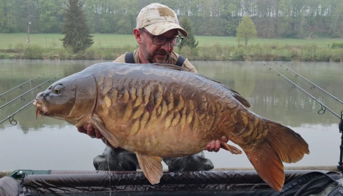 A 36 lb 6 oz fish from La Fonte, Alfie with his lovely fully scaled, Apr 2022