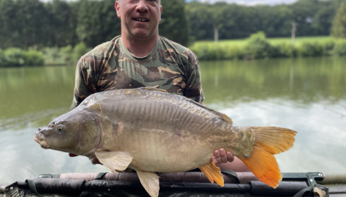A 36 lb 7 oz fish from La Fonte, 36lb mirror, Sep 2022