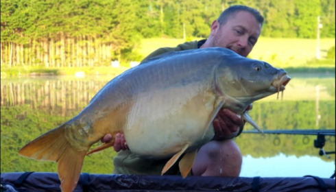 A 37 lb 7 oz carp from La Fonte, Jason Thomas, May 2019