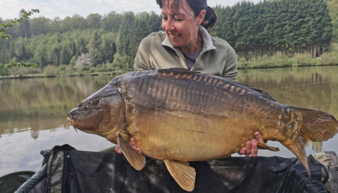 A 39 lb 12 oz fish from La Fonte, Judith with a nice mirror, Apr 2022